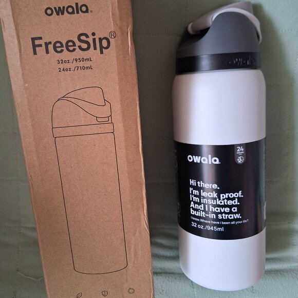 NWT Owala White 32oz Freesip Tumbler - Picture 2 of 3